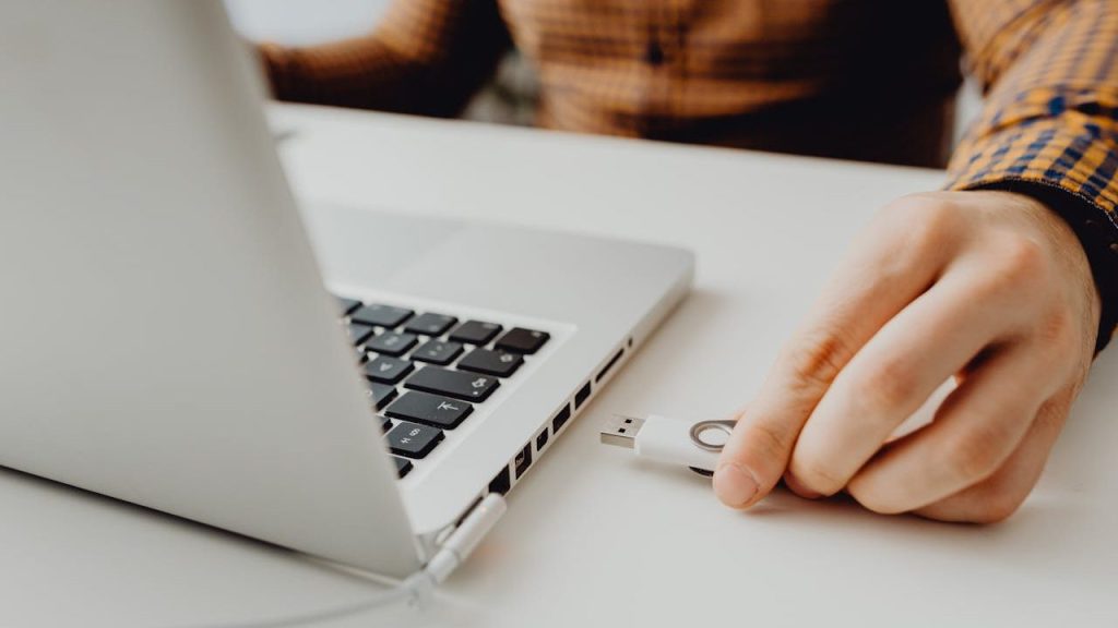 usb port connection and switching