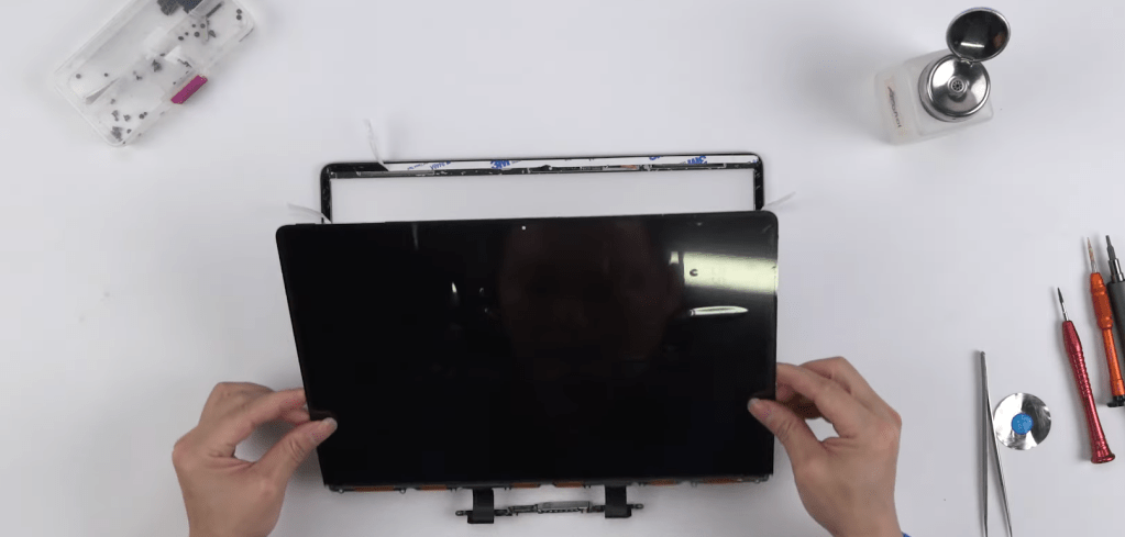 MacBook Pro LCD replacement REWA Technology