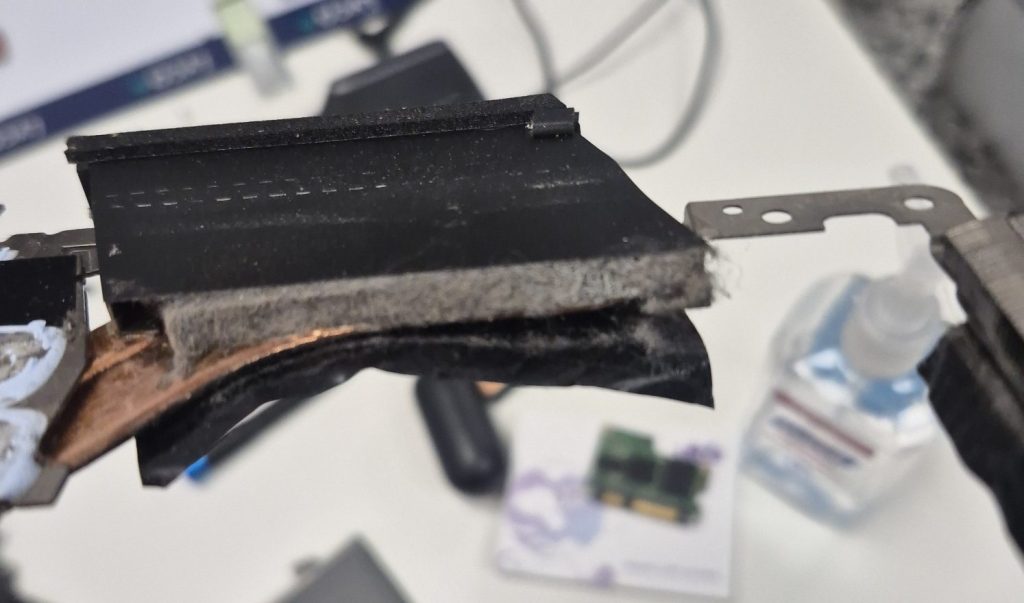 laptop heatsink clogged with dust