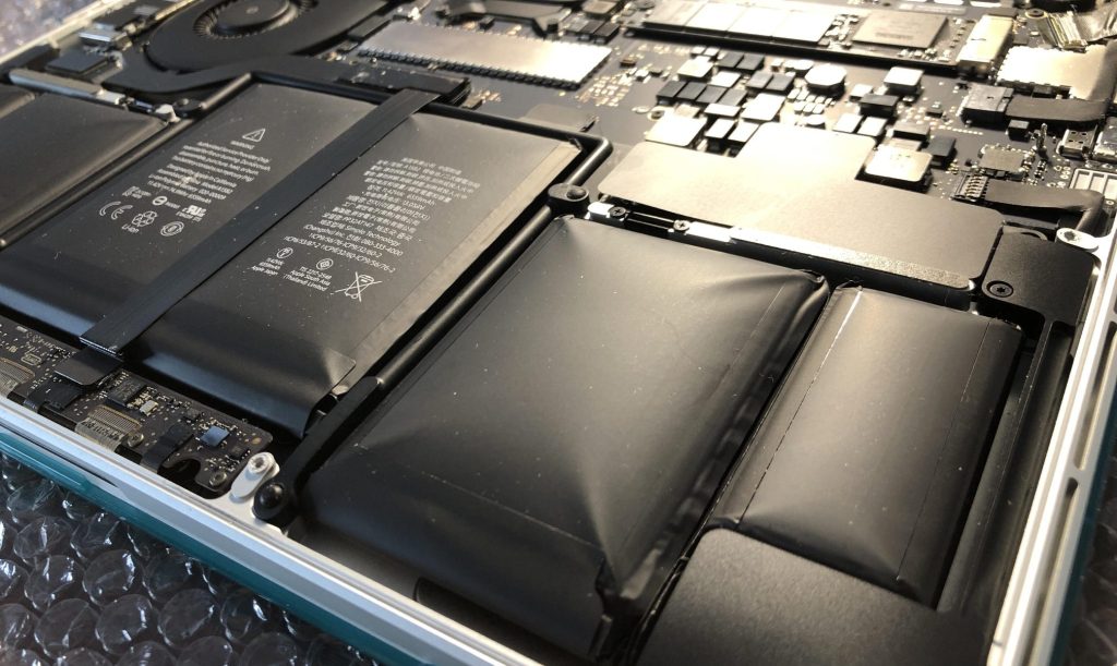 Inflated Lithium Ion batteries, don’t wait before it’s too&nbsp;late.