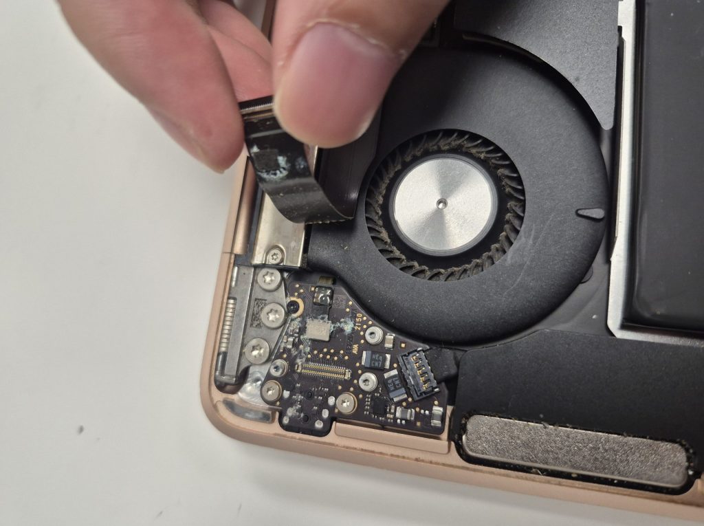 macbook air a2179 rose gold daughter board corrosion