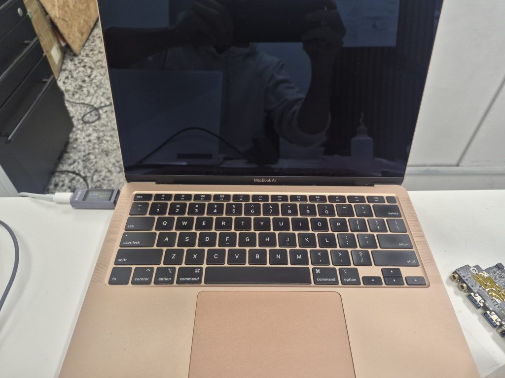Repair Log: MacBook Air A2179 (EMC 3302) Not Powering On Due to Liquid&nbsp;Damage