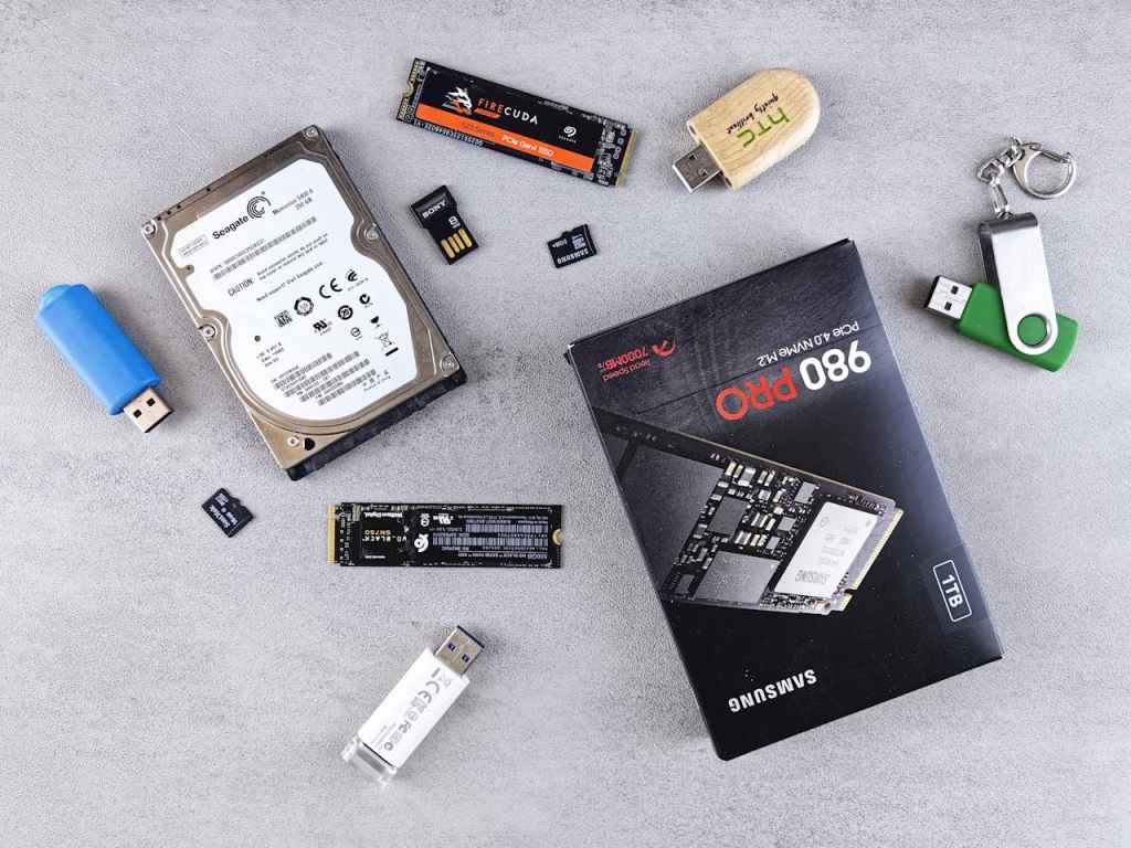 external and internal drives, ssd, hdd, usb, sd card