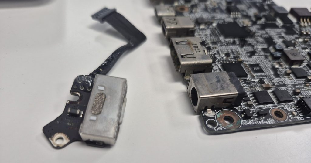 Charging Port Feels Loose but Still Charges: Causes, Risks, and Repair&nbsp;Options