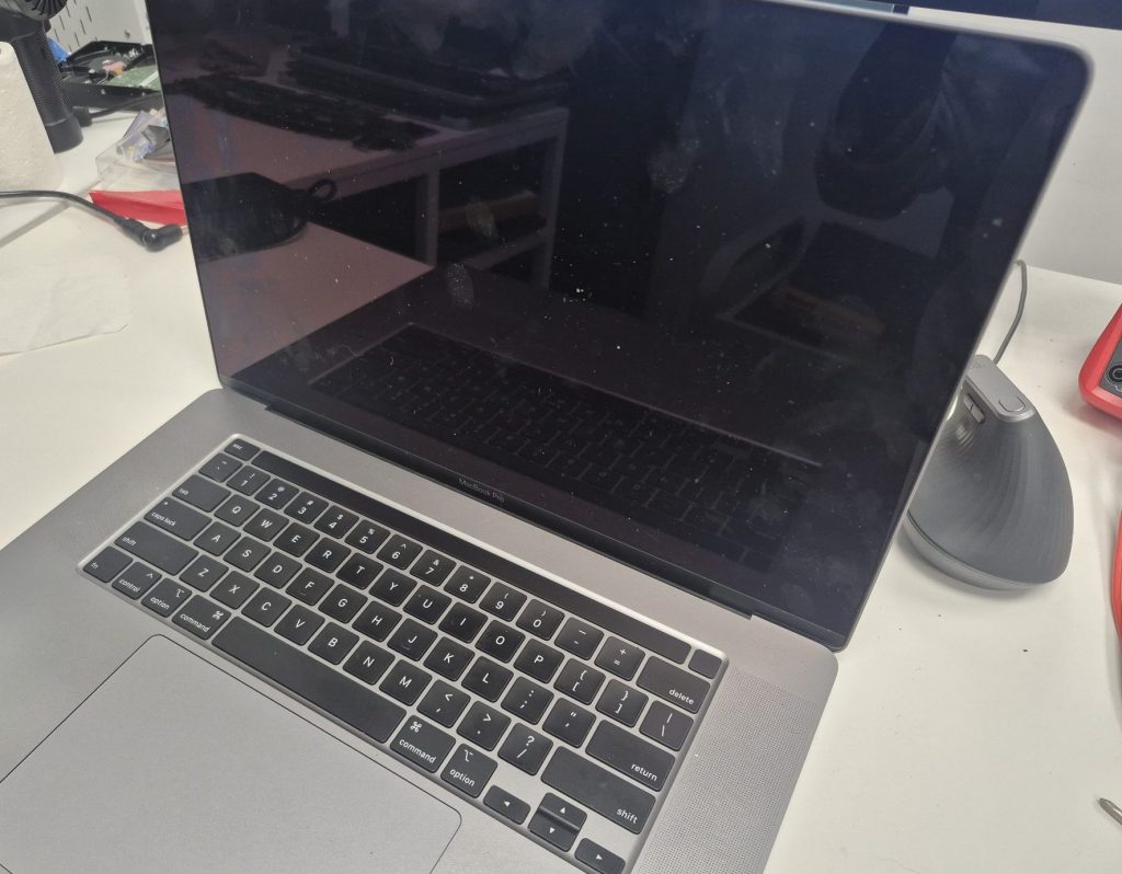 MacBook Pro 16 black screen not powering on