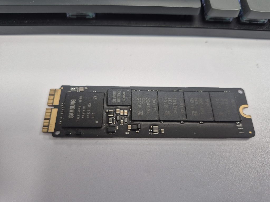 MacBook Pro A1398 SSD module 256GB version