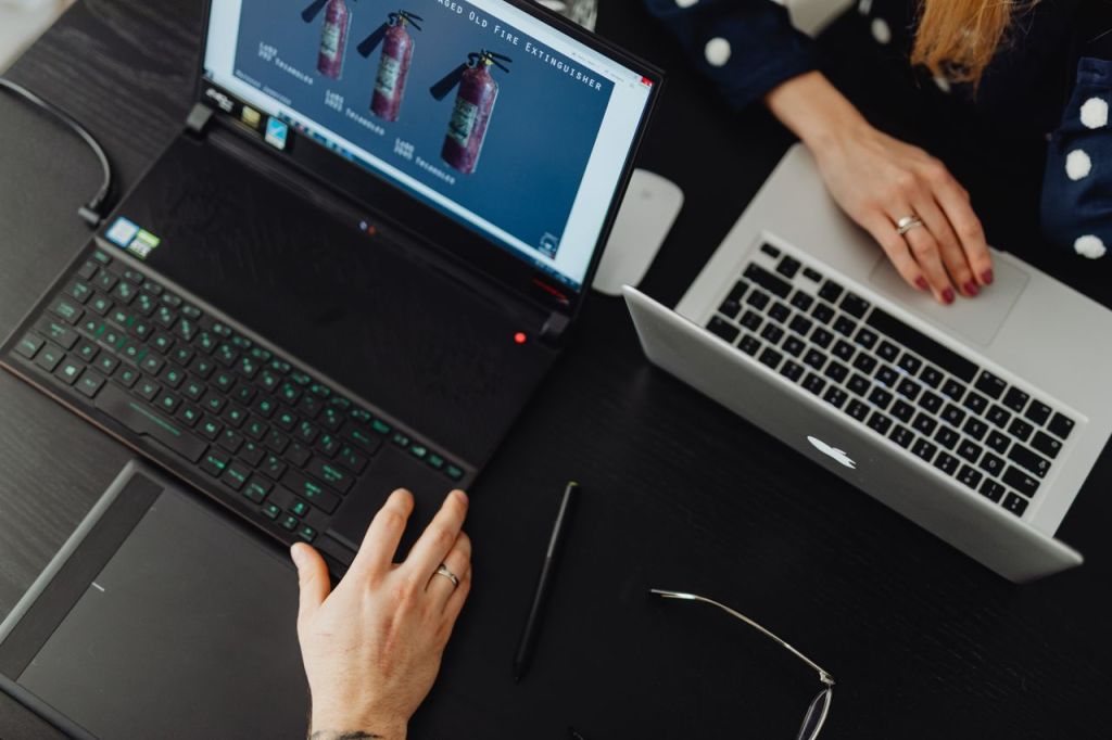 Windows vs. macOS for Students and Everyday Users: A Repair Shops Perspective